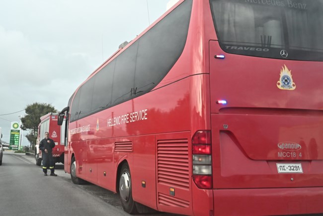 Μπαράζ σεισμών στη Σαντορίνη: Στο νησί το "Όλυμπος", το κινητό αρχηγείο της Πυροσβεστικής [εικόνες]
