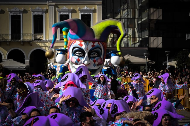 Ολοκληρώθηκε το Καρναβάλι 2026 της Πάτρας: Ο "ΟΠΕΚΕΜΠΕΕΕ", η τελάλισσα, ο βασιλιάς Καρνάβαλος στις φλόγες