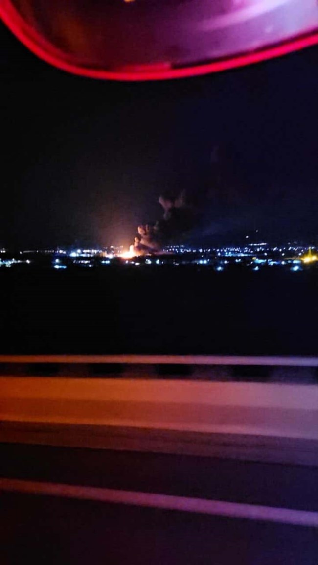 Μεγάλη φωτιά σε εργοστάσιο ανακύκλωσης στο Αίγιο – Ήχησε το 112 για επικίνδυνους καπνούς