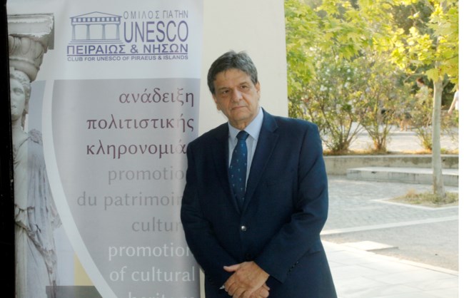 Αλέξης Μανθεάκης: Πέθανε ο πρώην εκπρόσωπος Τύπου της Αθηνάς Ωνάση