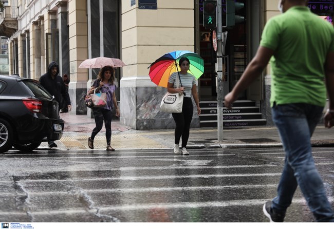 Καιρός: Χειμωνιάζει... με καταιγίδες και χαλάζι - Ραγδαία επιδείνωση αύριο