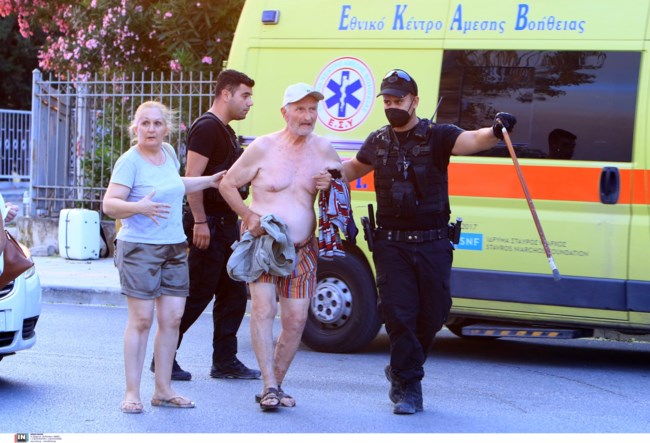 Φωτιές στη Μαγνησία: Πάνω από 1000 άτομα μεταφέρθηκαν στο εκθεσιακό κέντρο Βόλου - Πολλοί ηλικιωμένοι [εικόνες]