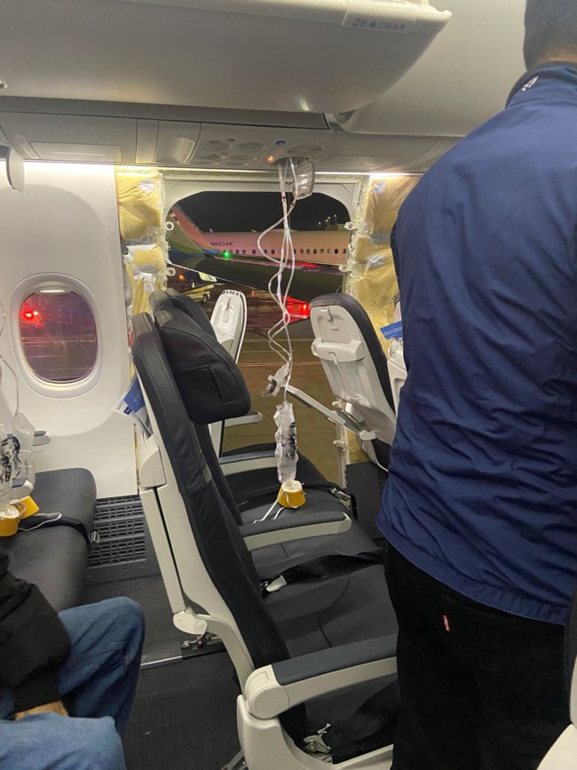 Καθηλωμένα στο έδαφος 171 αεροσκάφη της Boeing μετά την αποκόλληση πόρτας σε πτήση της Alaska Airlines