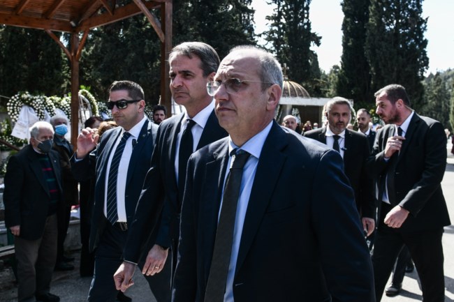 Στην κηδεία του μηχανοδηγού Σπύρου Βούλγαρη ο Κυριάκος Μητσοτάκης [εικόνες]