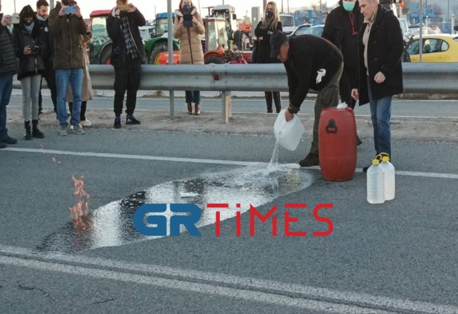 τσιπουρο φωτια