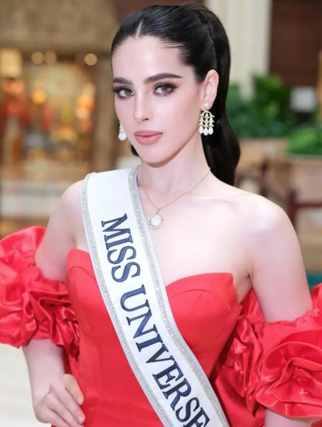 Σάλος στα Miss Universe: Συγγνώμη με λυγμούς ζήτησε ο πρόεδρος που αποκάλεσε χαζή τη Μις Μεξικό [βίντεο]