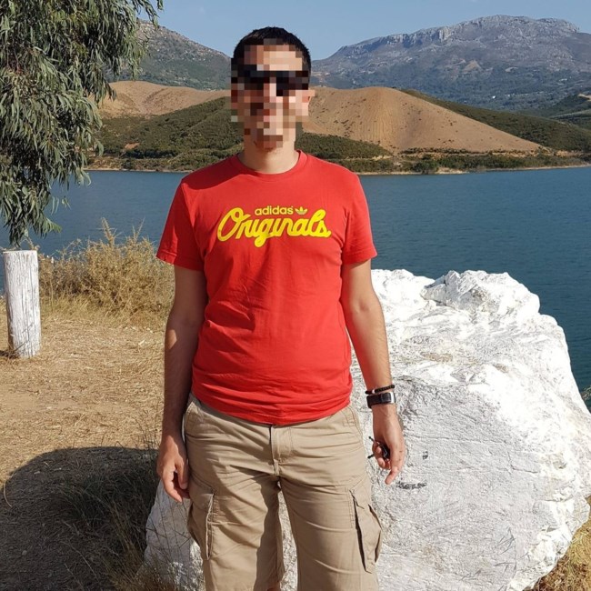 ΚΟΛΩΝΟΣ 34ΧΡΟΝΟΣ