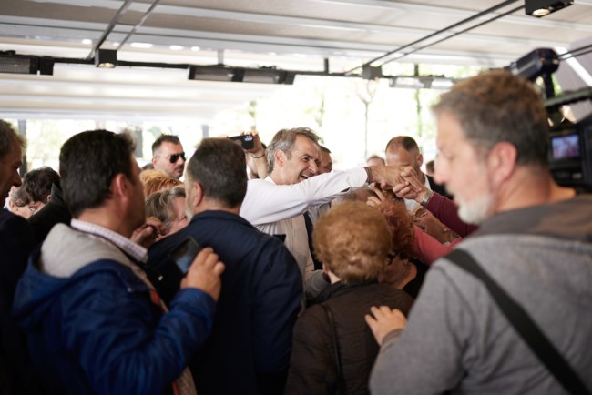 Μητσοτάκης για κυβέρνηση ηττημένων: Σκεφτείτε τώρα αντί για ευρώ να πληρώνεστε σε "Δήμητρες" με κλειστές τράπεζες