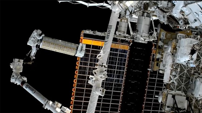 NASA: Μοναδικές εικόνες από τον διαστημικό περίπατο των αστροναυτών [Βίντεο]