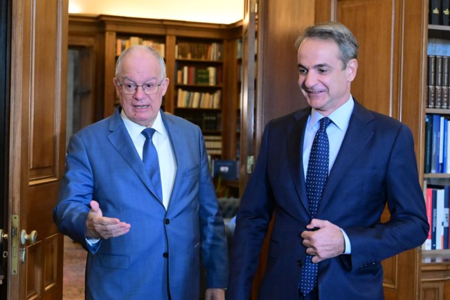 Μητσοτάκης σε Τασούλα για το μνημείο του Αγνώστου Στρατιώτη: Η αντιπολίτευση κάνει επαναστατική γυμναστική