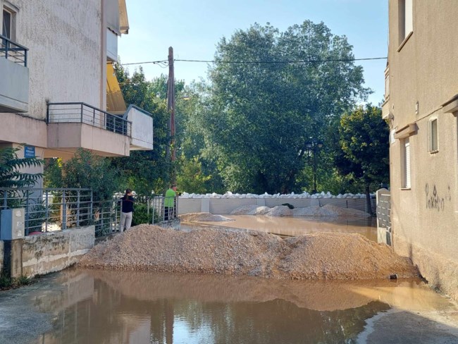 Αναχώματα Λάρισα