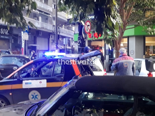 Προσπάθησε να κάνει διάρρηξη και τον έσπασαν στο ξύλο στο κέντρο της Θεσσαλονίκης [Εικόνα]
