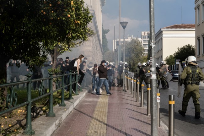 Πολυτεχνείο: Καταγγελίες για αστυνομική βία σε Πετράλωνα, Σεπόλια, Εξάρχεια - Μπαράζ προσαγωγών