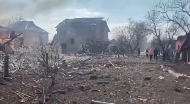 Δραματικές ώρες στη Μαριούπολη-Ερυθρός Σταυρός: Δεν υπάρχουν πλέον τρόφιμα, καταστήματα και φαρμακεία λεηλατήθηκαν