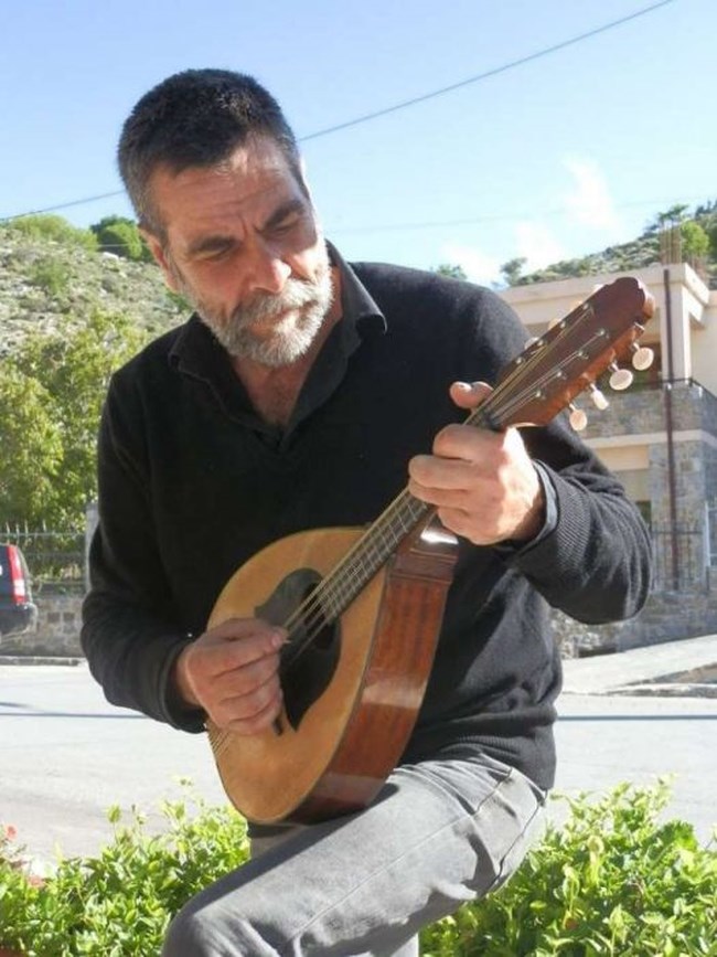 Λευτέρης Καλομοίρης