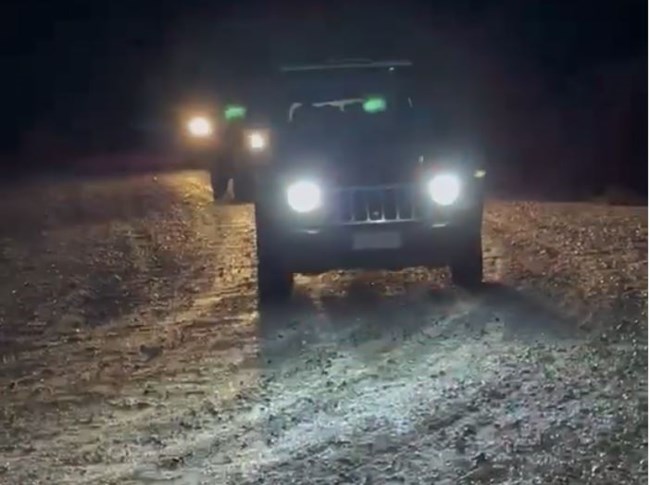 Eπιχείρηση απεγκλωβισμού τεσσάρων ατόμων στα Σέλλα Αχαΐας - Κόλλησε το αυτοκίνητό τους στα χιόνια