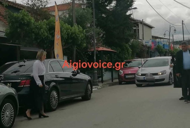 Έφαγε "πόρτα" η υφυπουργός Υποδομών από τον Μητροπολίτη Καλαβρύτων; - Η διάψευση της Μητρόπολης