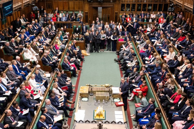 Ιστορική μέρα για τη Βρετανία: Υπερψηφίστηκε ο νόμος για την υποβοηθούμενη αυτοκτονία - Πώς και πότε θα γίνεται