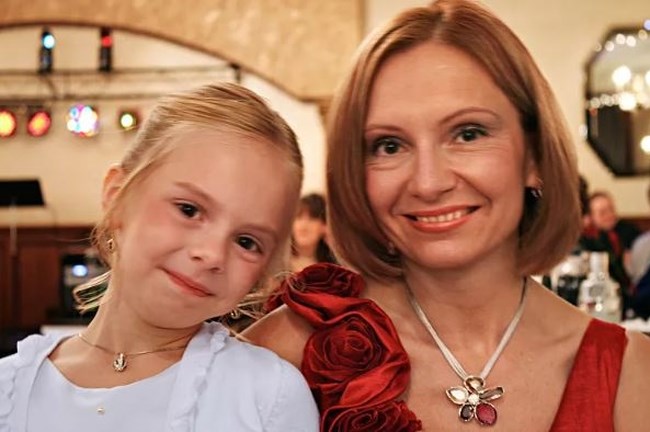 ΚΟΒΑΛΣΚΙ ΜΑΓΙΑ ΜΗΤΕΡΑ