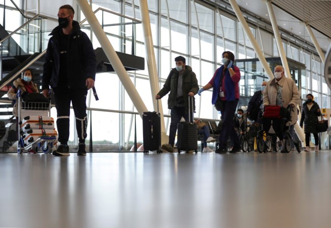 Μετάλλαξη Όμικρον: Είχε εντοπιστεί στην Ολλανδία πριν βρεθεί στη Ν. Αφρική και ταξιδέψει στην Ευρώπη