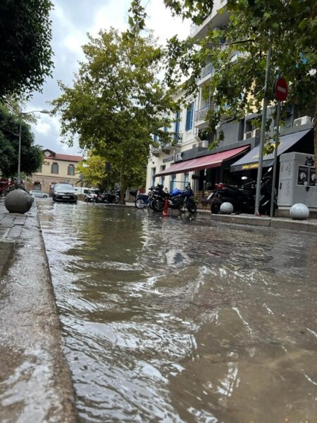 ΚΑΛΑΜΑΤΑ ΒΡΟΧΗ