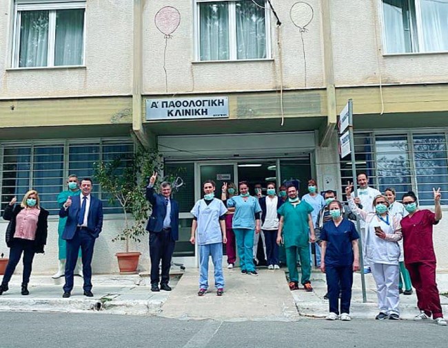 Τσιόδρας: Η φωτογραφία στο "Αγία Βαρβάρα" και το "ευχαριστώ" στους υγειονομικούς