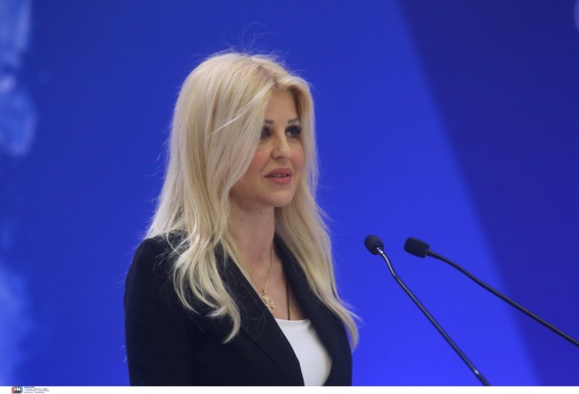 Έλενα Ράπτη