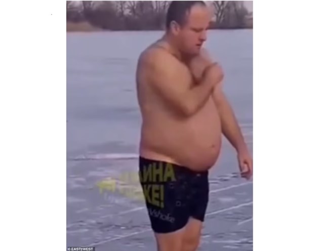 Ουκρανία άνδρας παγωμένο ποτάμι