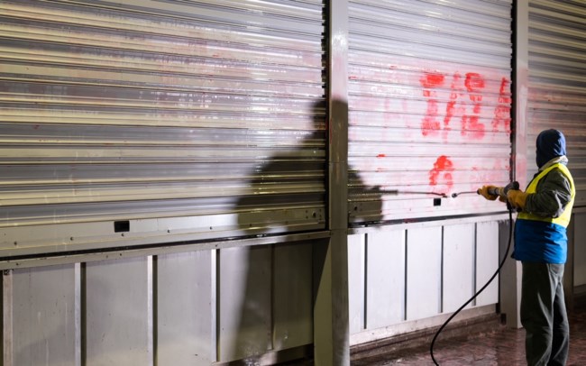Επιχείρηση "Καθαρή Πόλη: Με 40 παρεμβάσεις καθάρισαν 19.000 τ.μ. της Αθήνας