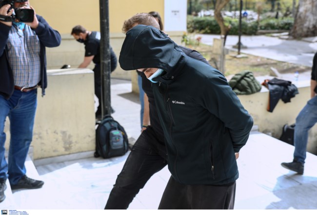 Επίθεση με καυστικό υγρό