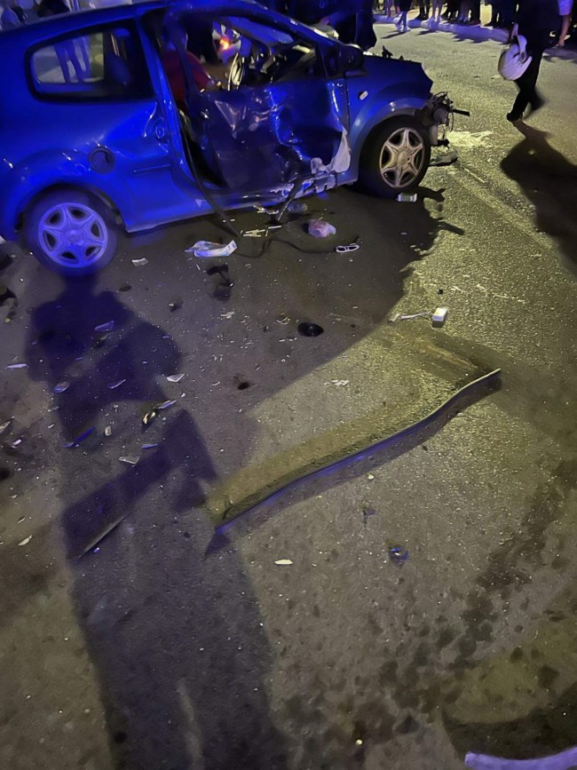 Λιόσια: Μετωπική σύγκρουση ΙΧ με μηχανές της ΔΙΑΣ - Σε σοβαρή κατάσταση ένας αστυνομικός