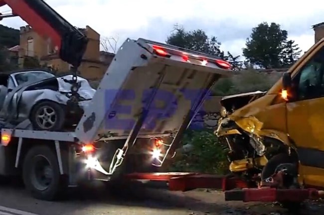 Μαραθώνας: Θανατηφόρο τροχαίο με έναν 42χρονο νεκρό και μία τραυματία - Συγκρούστηκαν ΙΧ με φορτηγό