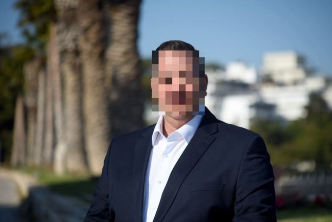 Αυτός είναι ο σύμβουλος Δημάρχου στην Αττική που συνελήφθη- Παρίστανε τον αστυνομικό της Interpol και εκβίαζε