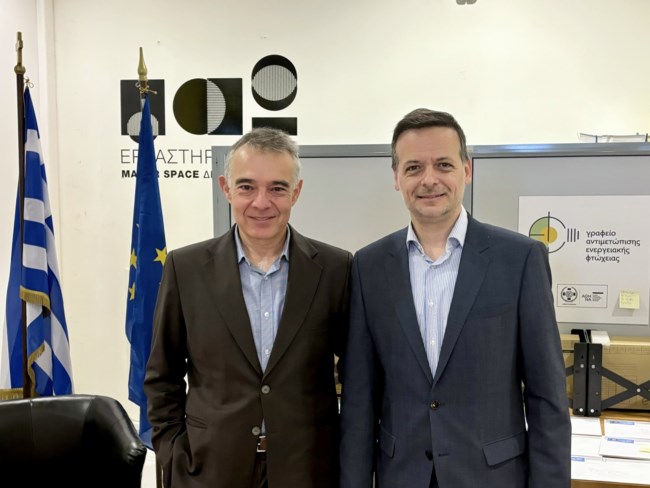 Τα πρώτα 25 νοικοκυριά που απαλλάσσονται από τα δημοτικά τέλη - Χάρης Δούκας: Ενεργειακή Δημοκρατία στην πράξη