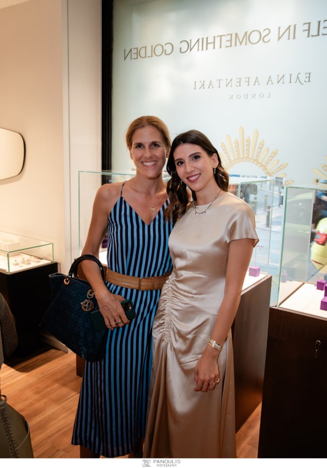 H μοναχοκόρη του Κώστα Λαλιώτη σε μία chic εμφάνιση στο Κολωνάκι