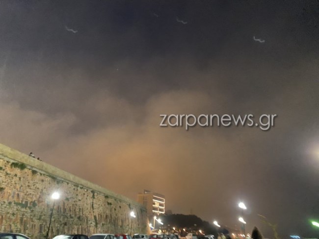 Χάθηκαν στην ομίχλη τα Χανιά: Άργησαν να δέσουν τα πλοία στη Σούδα [βίντεο]