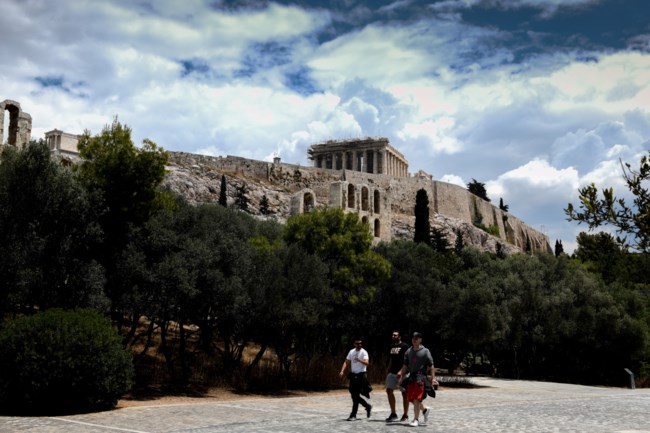 Μια μοναδική Ακρόπολη χωρίς πολύ κόσμο απολαμβάνουν οι Αθηναίοι [εικόνες]