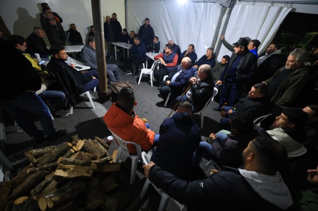 ΑΓΡΟΤΕΣ ΜΠΛΟΚΑ