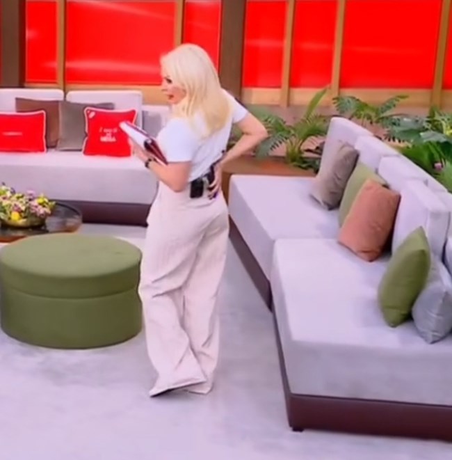 "Ο γιατρός με περιμένει": Με φριχτούς πόνους στην εκπομπή της η Μενεγάκη - Το πρόβλημα που αντιμετωπίζει