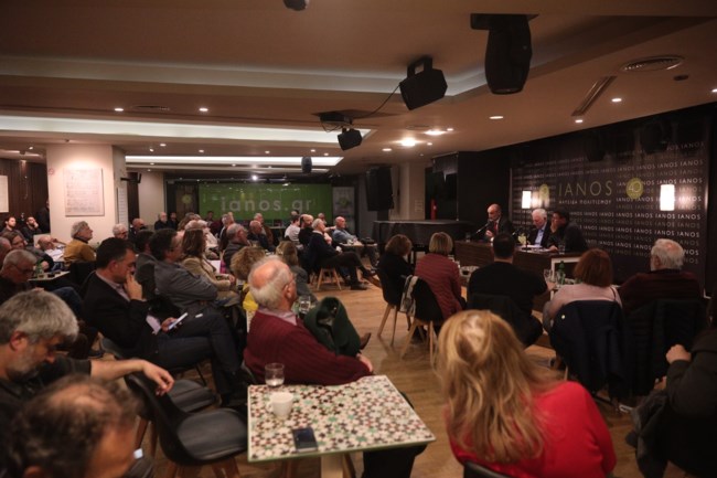 Ένταση στον "Ιανό", σε εκδήλωση για τα Τέμπη: "Ντροπή" φώναζαν στον Καραμπελιά, "έξω οι αλήτες" απάντησε [βίντεο - εικόνες]