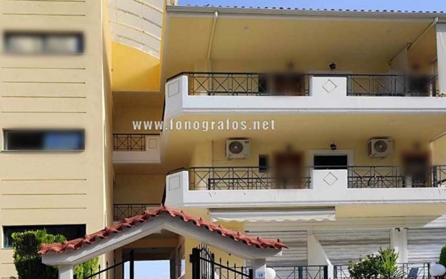 Καμένα Βούρλα: Διέρρηξαν το διαμέρισμα της 84χρονης που δολοφονήθηκε- Δεν πήραν τίποτα από μέσα