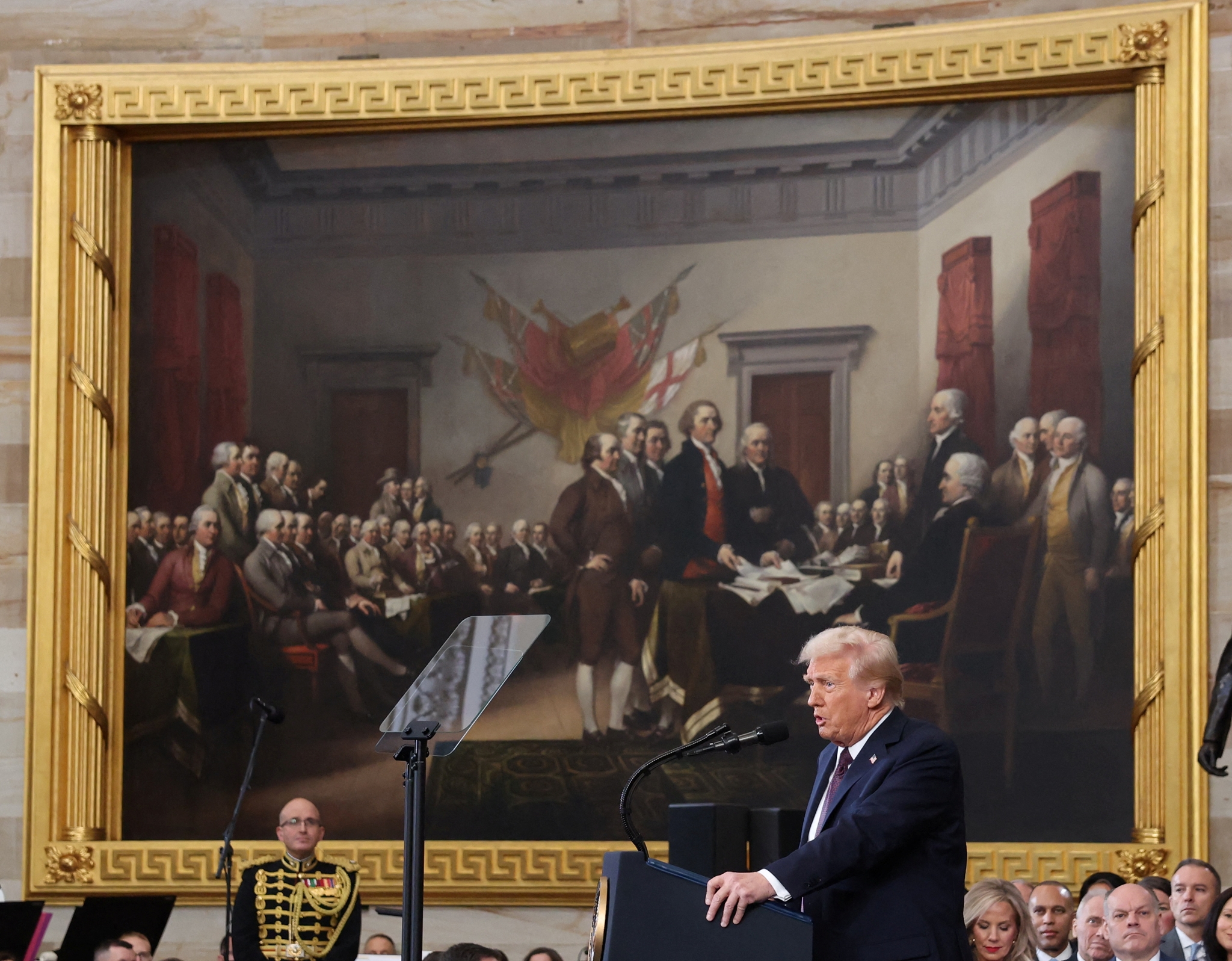 Πρώτες αντιδράσεις μετά τα μέτρα Τραμπ: Η διώρυγα «είναι και θα παραμείνει» υπό τον έλεγχο του Παναμά