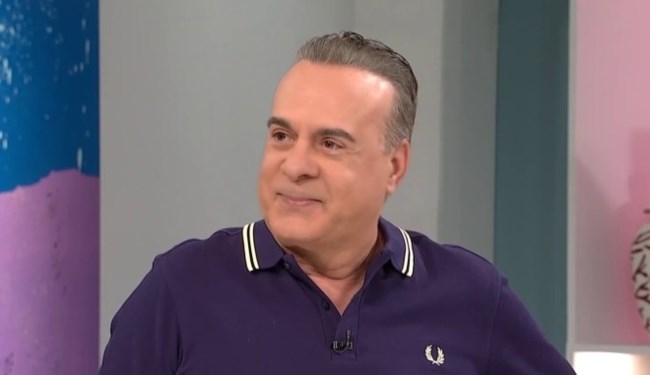 Παντρεύτηκε στο Δημαρχείο Αθηνών ο Φώτης Σεργουλόπουλος: Τον πάντρεψε με τον αγαπημένο του ο Χάρης Δούκας