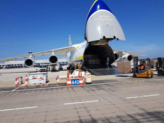 Στο Ελευθέριος Βενιζέλος με αεροπλάνο Antonov 2,5 εκατ. self test- Υποχρεωτικά από Δευτέρα και…πρόστιμα