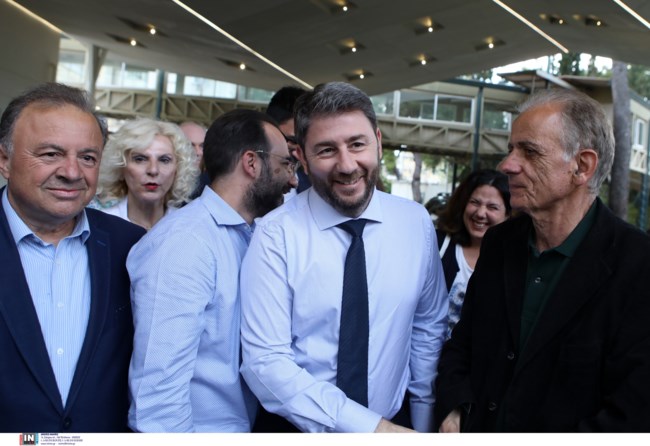 νικος ανδρουλακης
