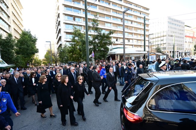 Η οικογένεια του Κώστα Σημίτη στην πομπή