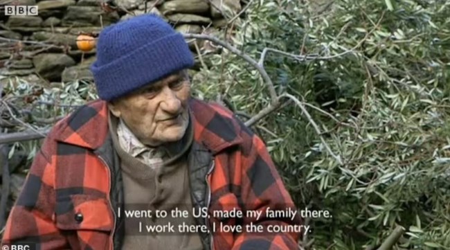 Το... θαύμα της "μπλε ζώνης": Ο Σταμάτης κορόιδεψε τον θάνατο στα 50 - Του έδιναν 9 μήνες ζωής, έφτασε τα 98 στην Ικαρία