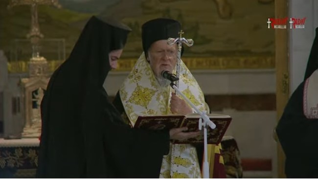 Η εξόδιος ακολουθία του Αρχιεπισκόπου Αλβανίας Αναστάσιου - Μητσοτάκης: Φωτεινό παράδειγμα σοφίας και δράσης
