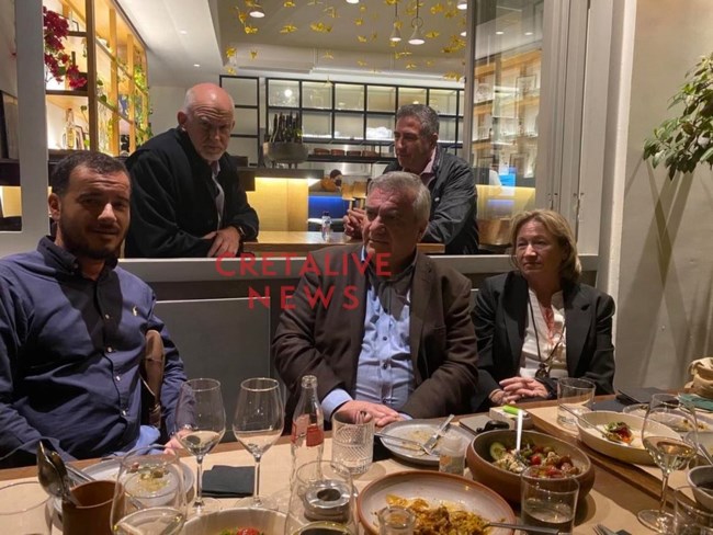 Η τυχαία συνάντηση Παπανδρέου και Καστανίδη σε στέκι του Ηρακλείου [εικόνες]