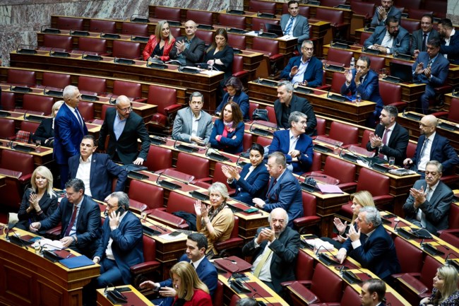 "Λευκή απεργία" των βουλευτών του ΣΥΡΙΖΑ σήμερα στη Βουλή - Μόνο 20 εμφανίστηκαν στη συζήτηση